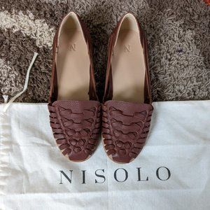 NISOLO SIZE 7 (fits like a 6)